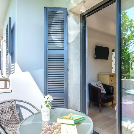 Diagonal By Interhome